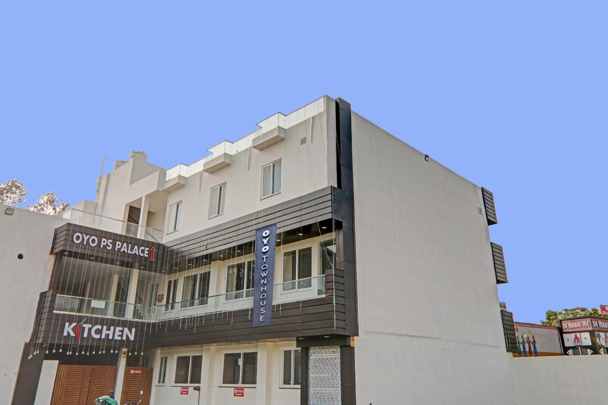 Townhouse P.S.Palace Near Amausi Metro Station Lucknow Exterior photo