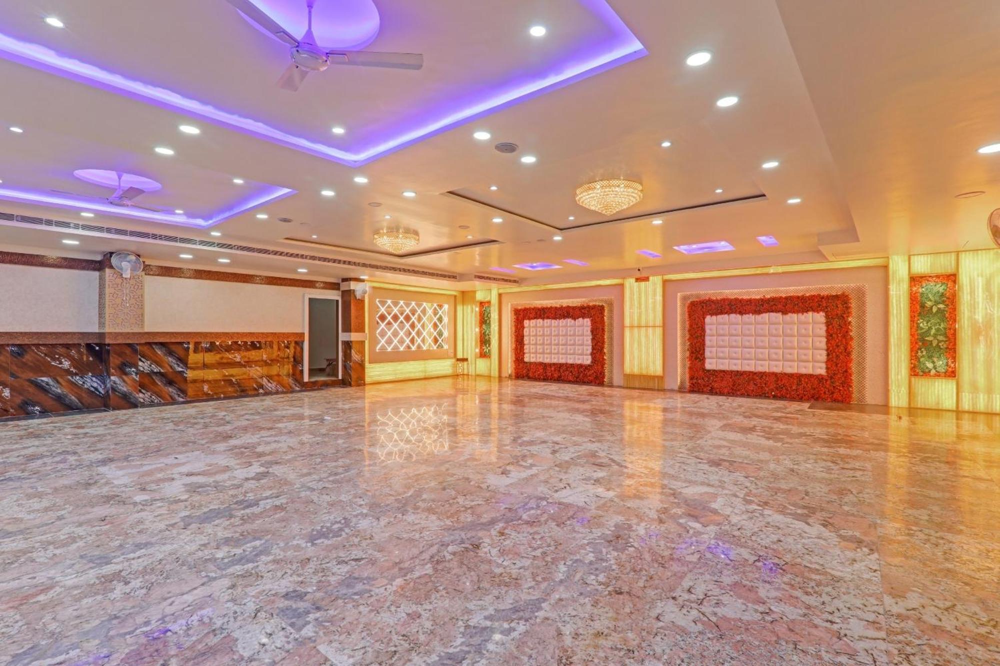 Townhouse P.S.Palace Near Amausi Metro Station Lucknow Exterior photo